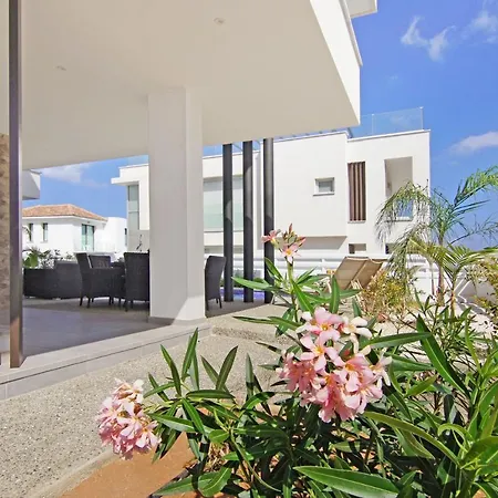 Luna * פרוטאראס