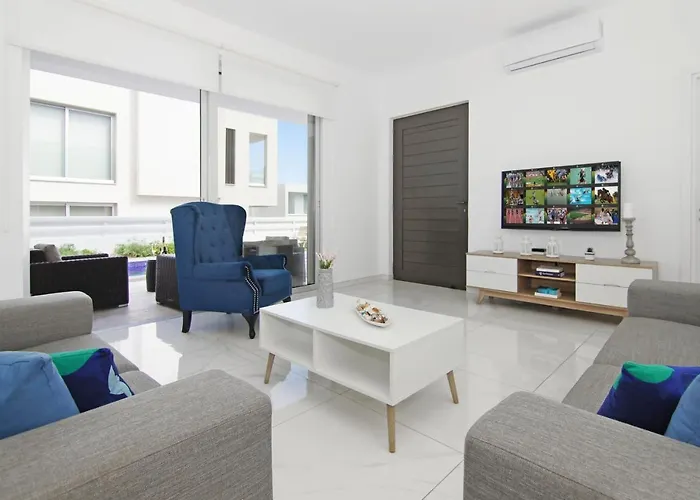 Luna Villa Protarász